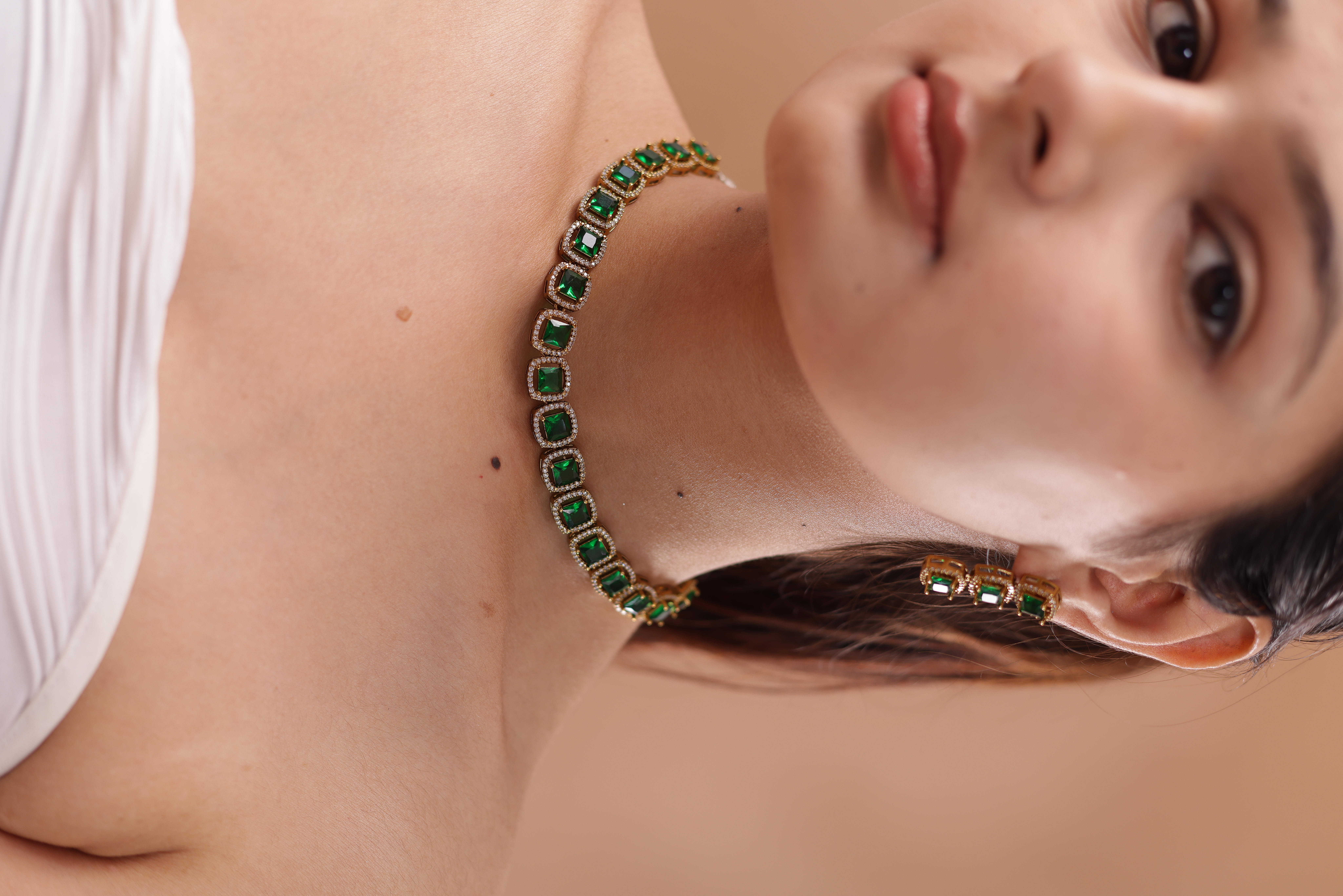 Glitterati By Alankriti Green Kundan Delicate Choker Necklace for Women